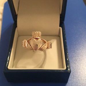 Men’s Irish Claddagh Ring